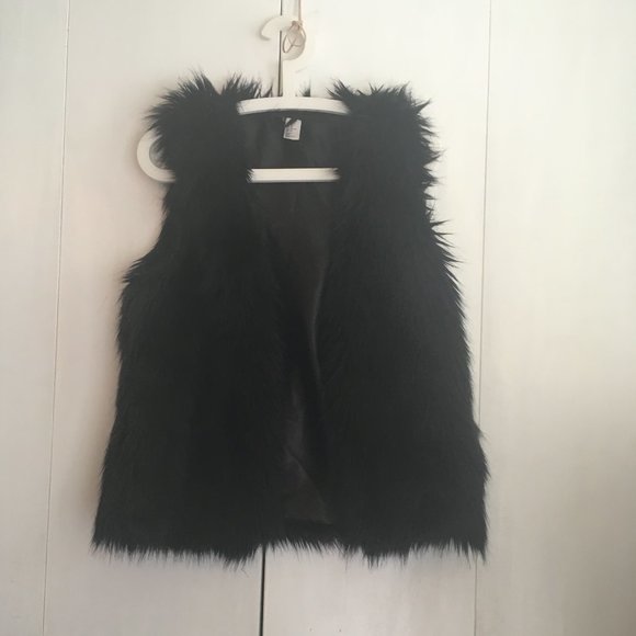 H & M black Faux Fur vest